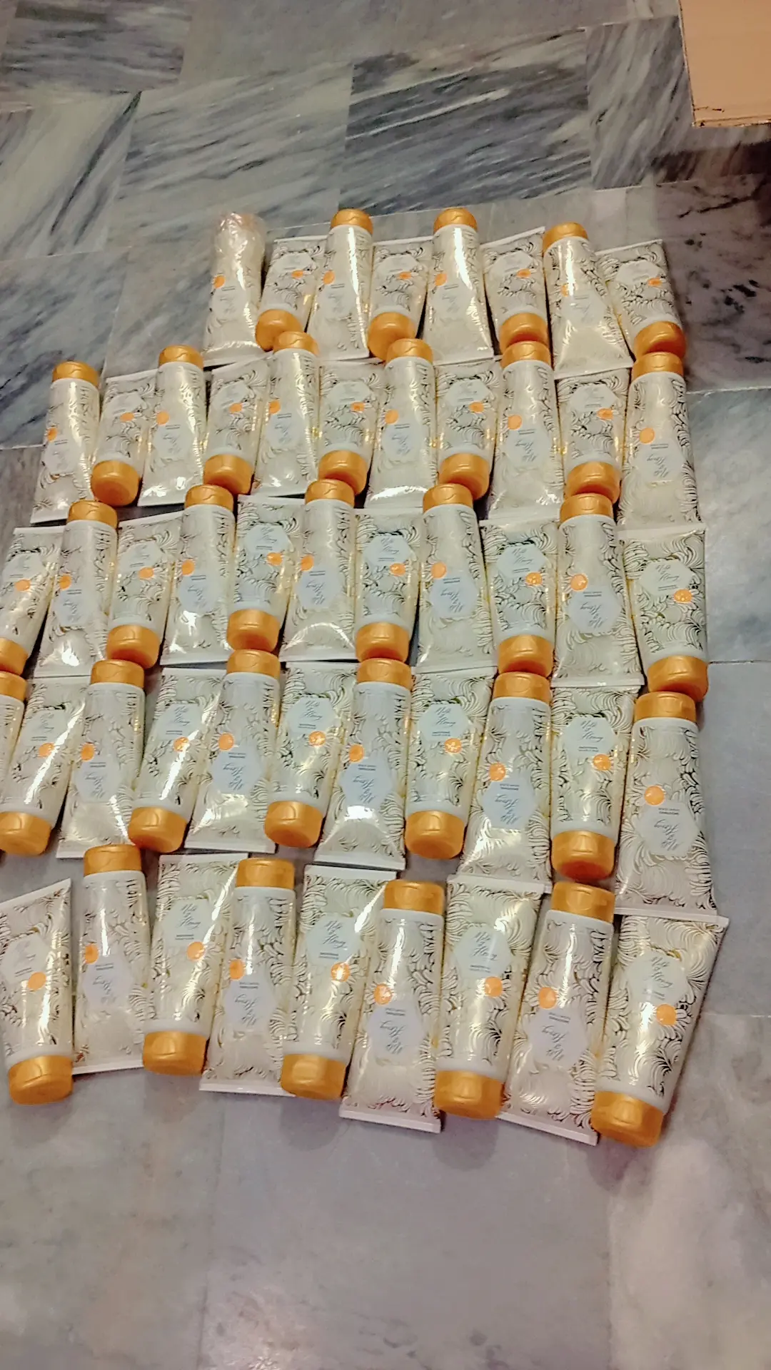 Oriflame Milk and Honey Gold Sugar Scrub